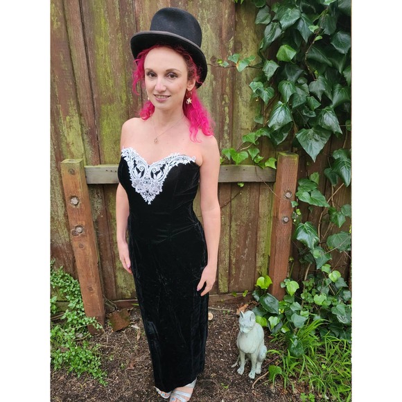 80's Vintage Scott McClintock Black Velvet midi pencil dress - Picture 7 of 7